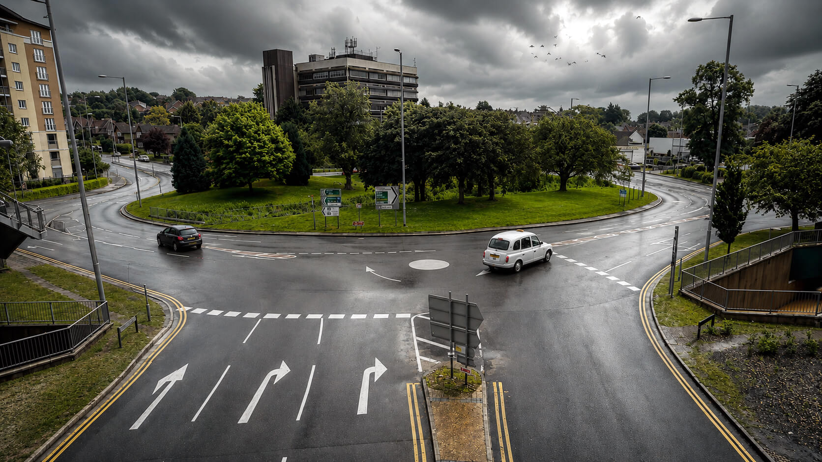 Hemel Hempstead to Luton Airport Taxi
